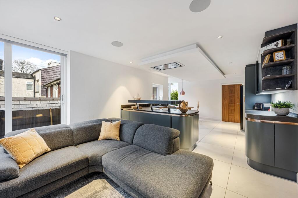 Additional image 16 of Moorview, Moss Bank Way, BL1 3LR – Stunning Home with Roof Terrace, Cinema Room & Outdoor Kitchen