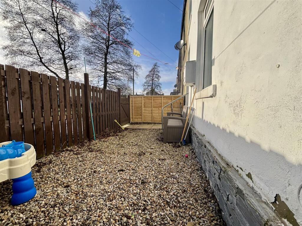 Additional image 8 of 13, Brick Row, Wyke, Bradford, BD12 9PQ