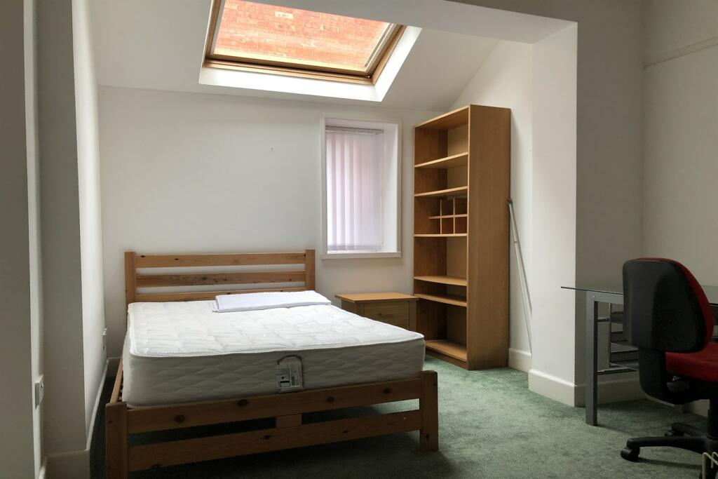 Additional image 8 of 6 bedroom Detached House in Bournemouth