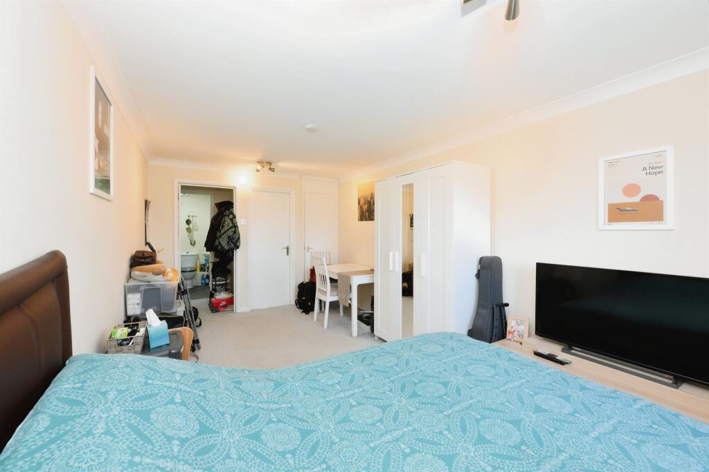 Additional image 2 of Walsingham Close, Hatfield