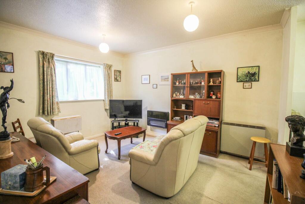 Additional image 3 of Birnbeck Court-Overs 60`s Ground Floor Flat