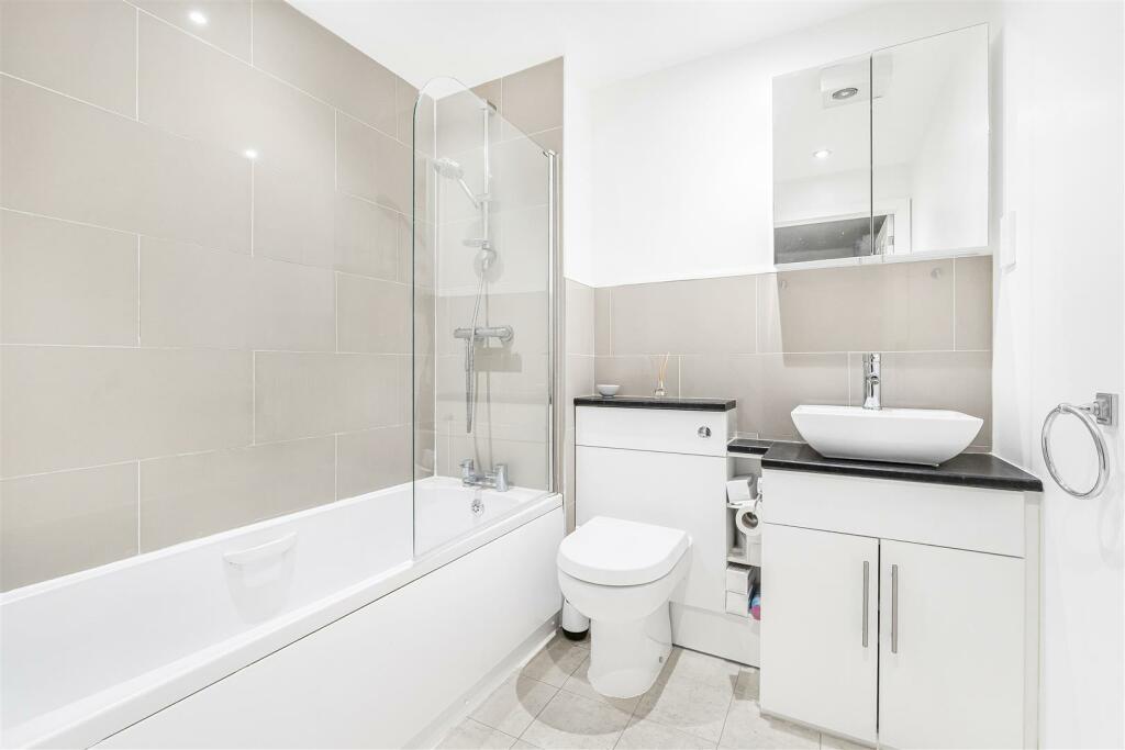 Additional image 11 of Meadow Lane, Newmarket