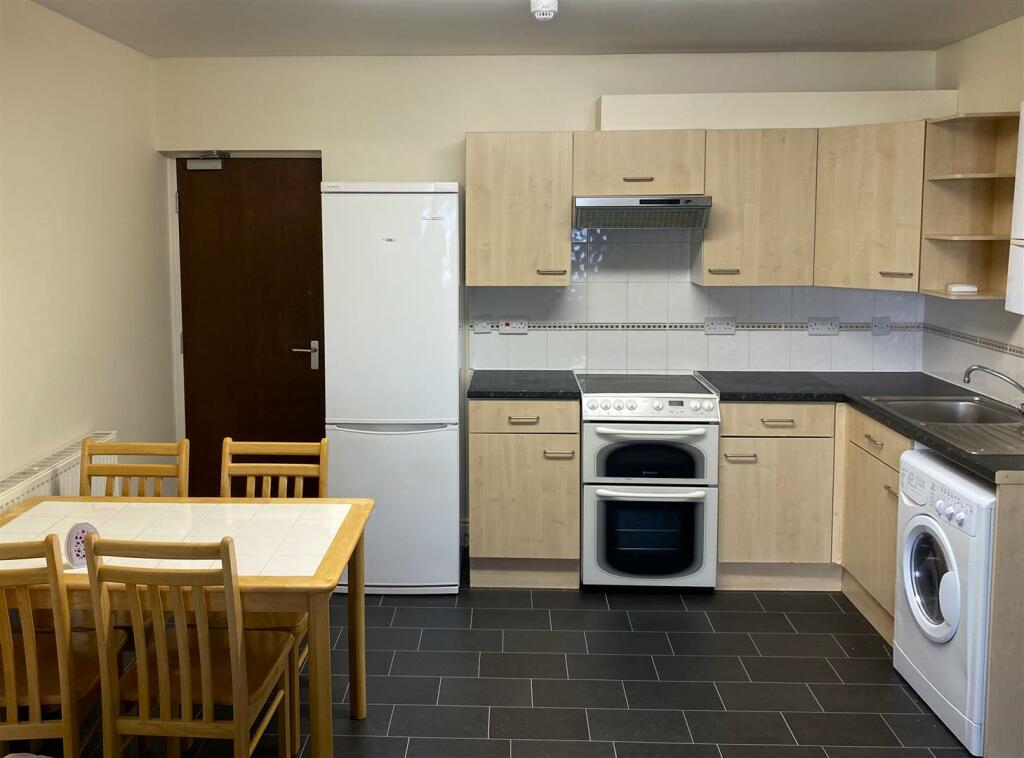 Additional image 10 of Flat 1, 23 Mill Road, Cambridge, CB1 2AB