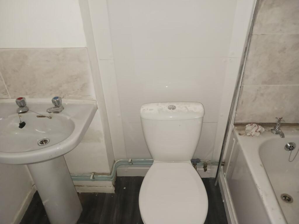 Additional image 10 of Flat 9 Holland House, Great Hampton Row, Birmingham, West Midlands, B19 3JJ