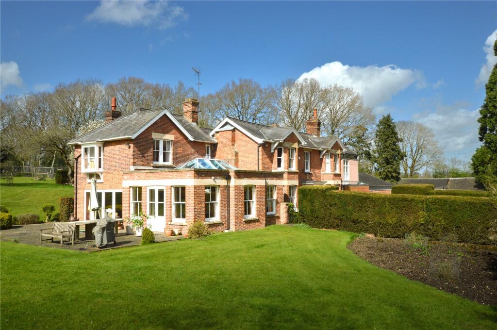 High Street, Clavering, Nr Saffron Walden, Essex, CB11