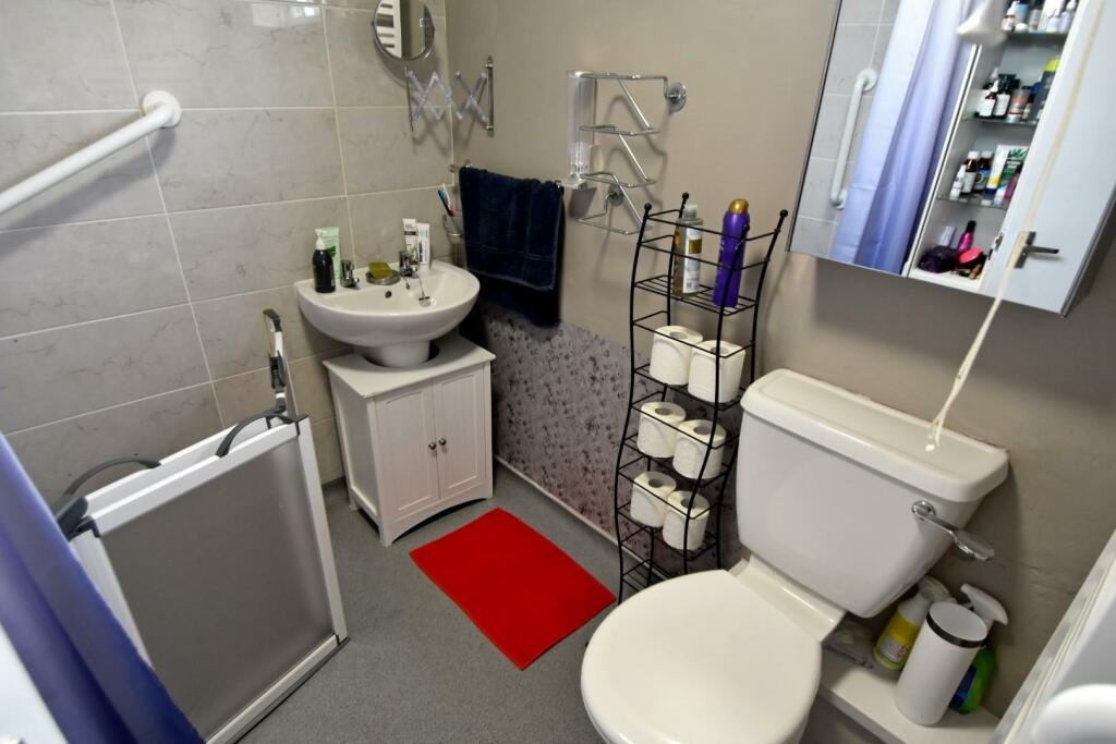 Additional image 14 of Threshfield Close, Bury