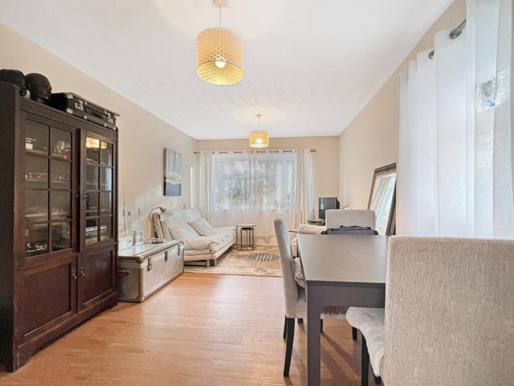 Additional image 3 of Walkling Way, Milton