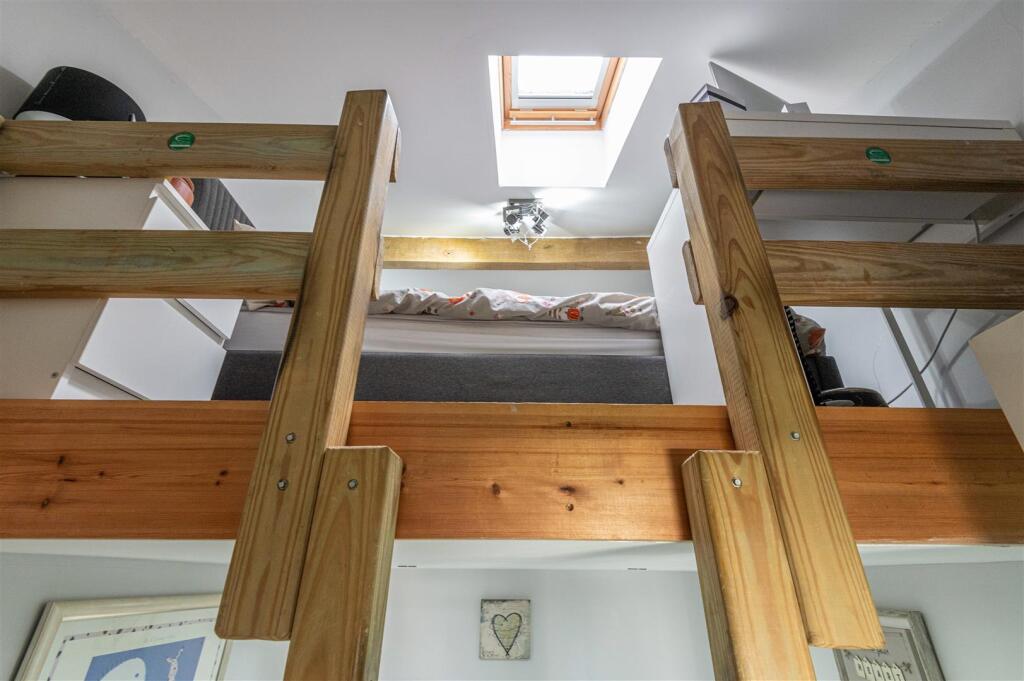 Additional image 13 of Latham Lane, Gomersal, Cleckheaton