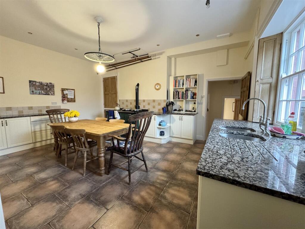 Additional image 5 of Woodend