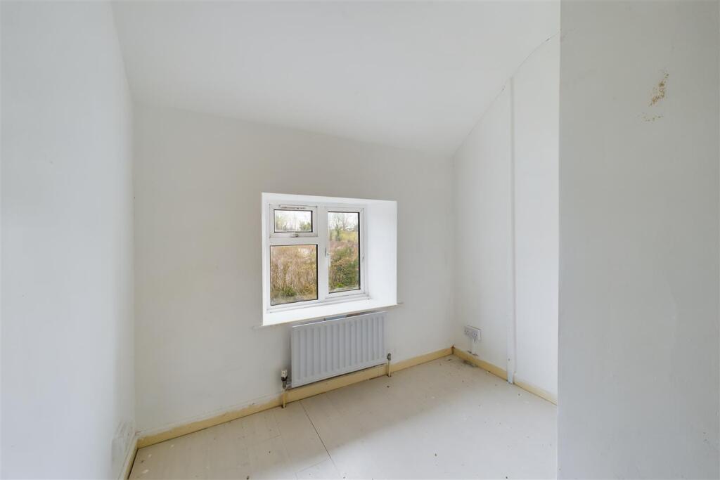 Additional image 13 of UPDATING | LARGE GARDEN | SHEPTON MALLET