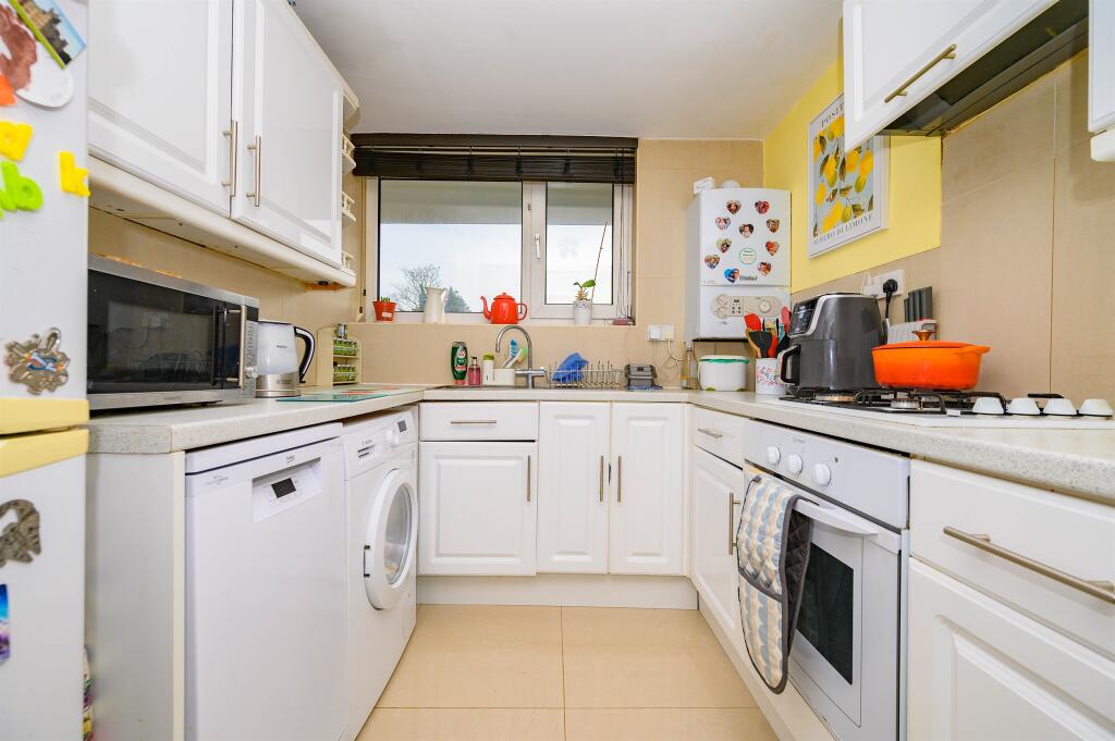 Additional image 2 of Belmont Hill, St. Albans