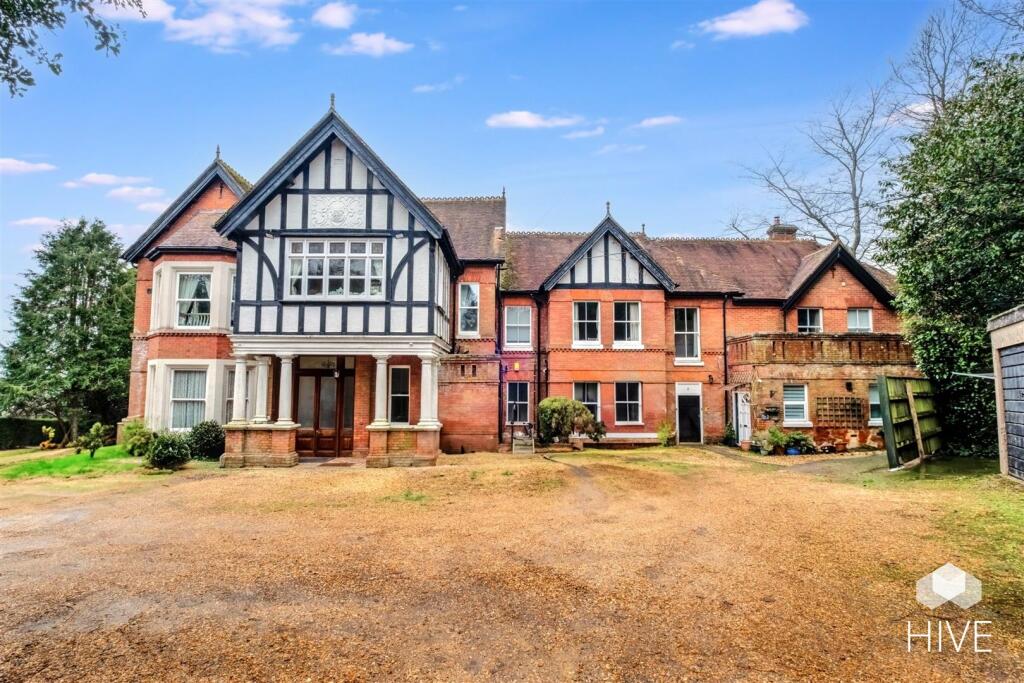 Additional image 19 of Giddy Lake, Wimborne