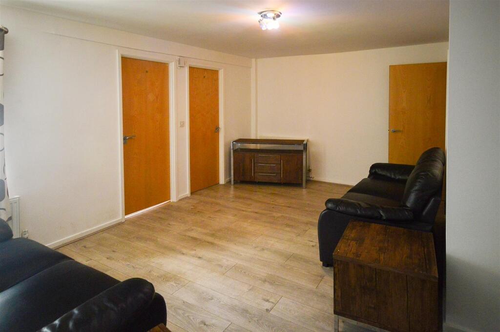 Additional image 3 of 6 Bed Flats, The Forum, Tiverton Way, CB1