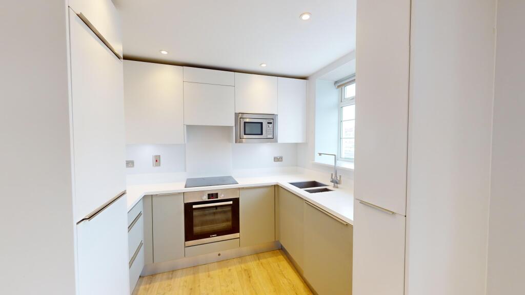 Primary image of Western Road, City Centre, Brighton, BN1