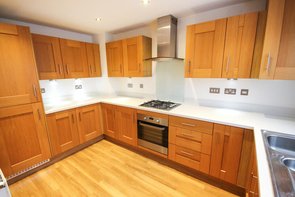 Additional image 14 of Charger Road