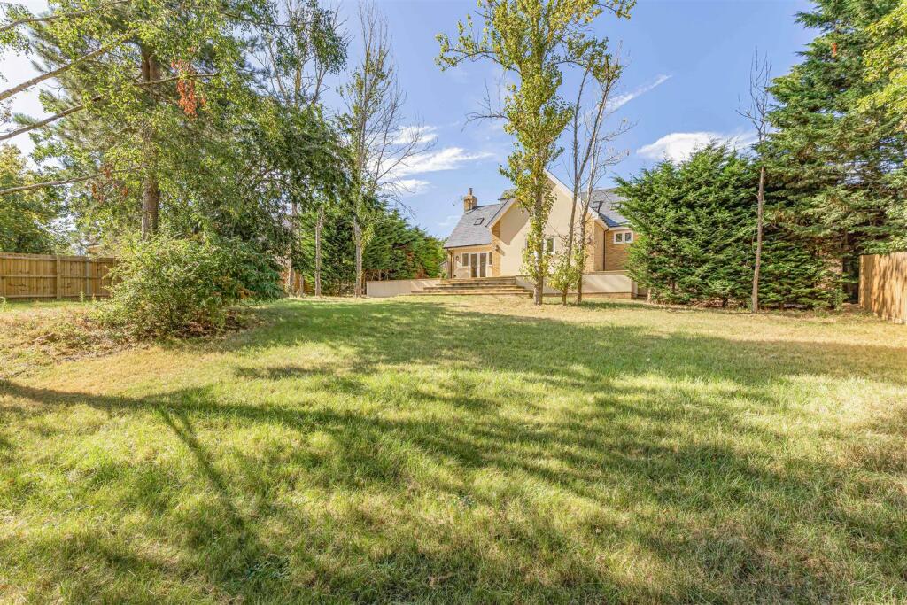 Additional image 3 of The Highlands, Exning