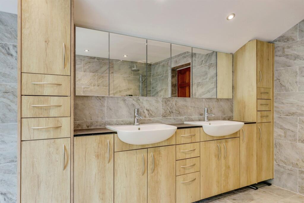 Additional image 15 of Glebeland Cottages, Gwaelod-Y-Garth, Cardiff