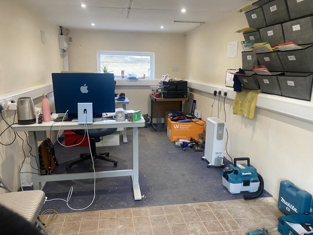 Primary image of Springs Business Park, Edburton, Henfield, BN5 9LN