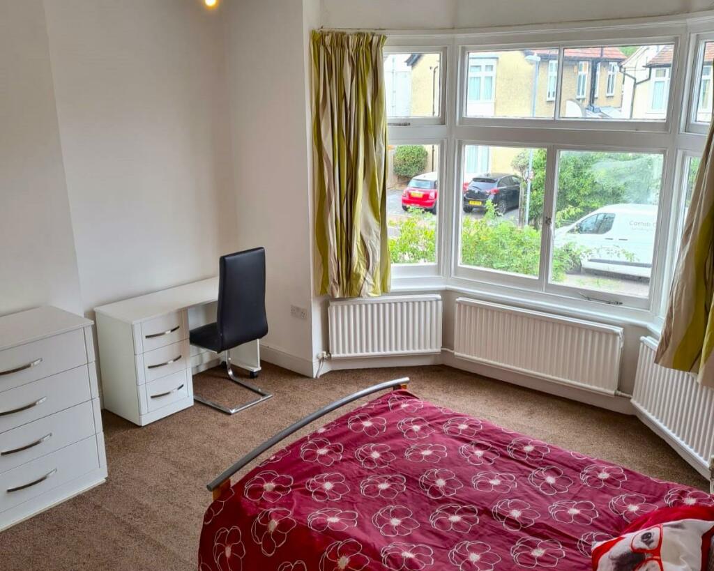 Additional image 4 of 27 Highworth Avenue, Cambridge, CB4 2BQ