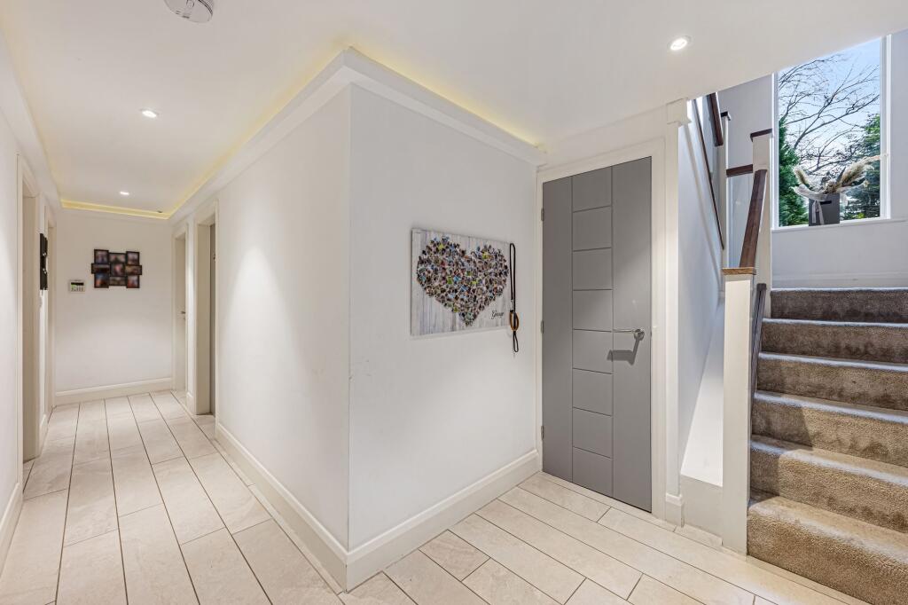 Additional image 31 of Moorview, Moss Bank Way, BL1 3LR – Stunning Home with Roof Terrace, Cinema Room & Outdoor Kitchen