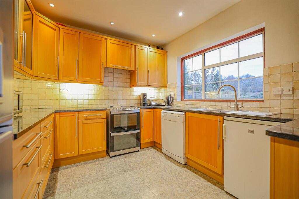 Additional image 8 of Luton Road, Harpenden, AL5