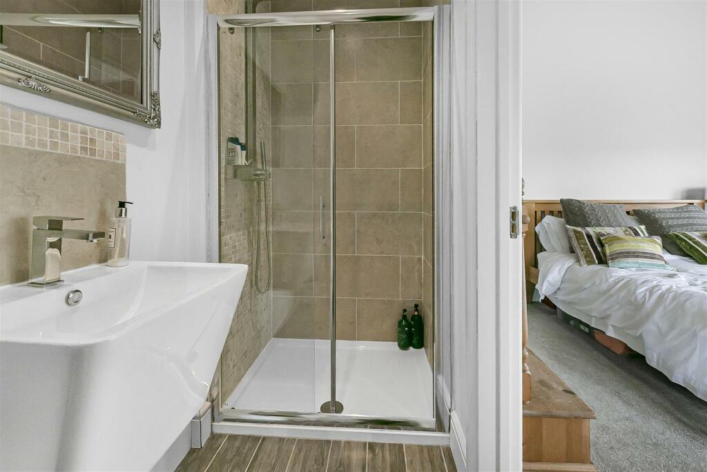 Additional image 11 of Langley Lower Green