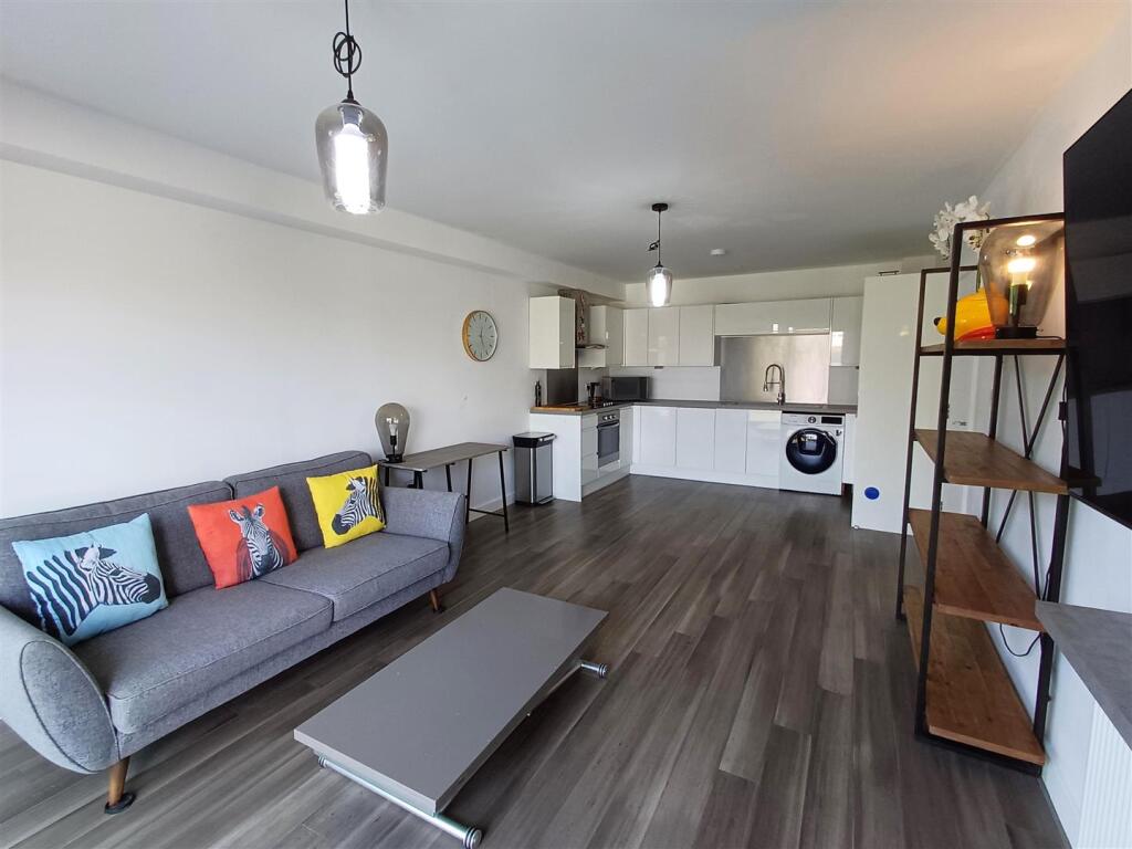 Additional image 2 of 16 South Coast Road, Peacehaven