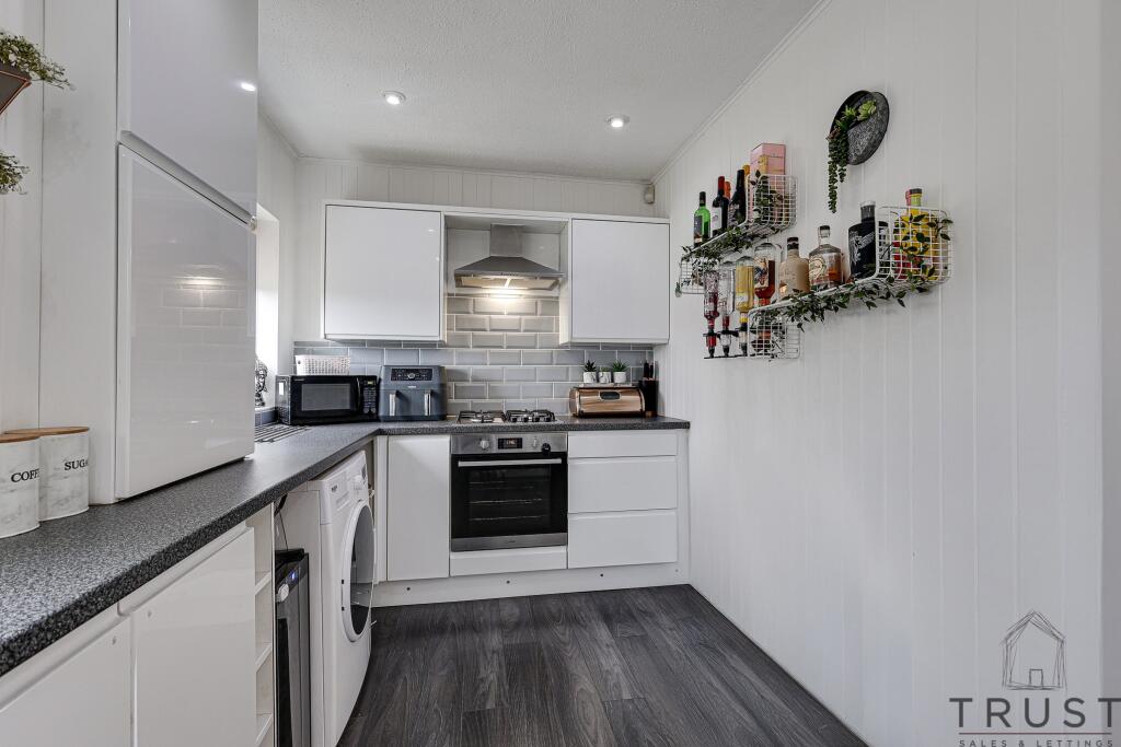 Additional image 4 of Links Avenue, Cleckheaton