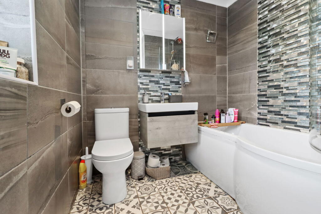 Additional image 22 of Stuart Avenue, Eastbourne, BN21 1UR