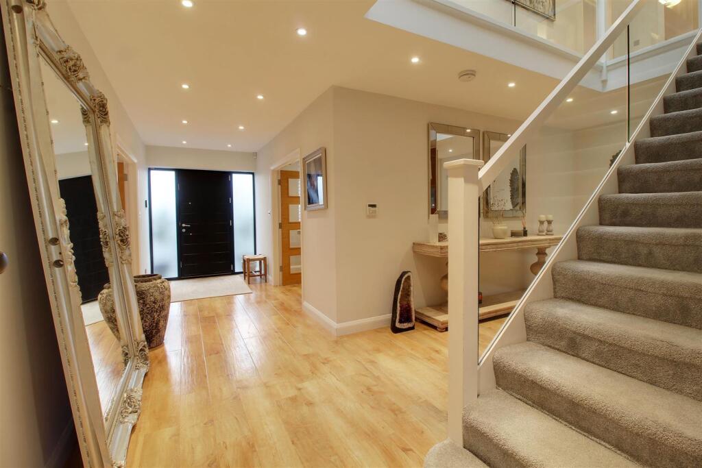 Additional image 12 of Mymms Drive, Brookmans Park