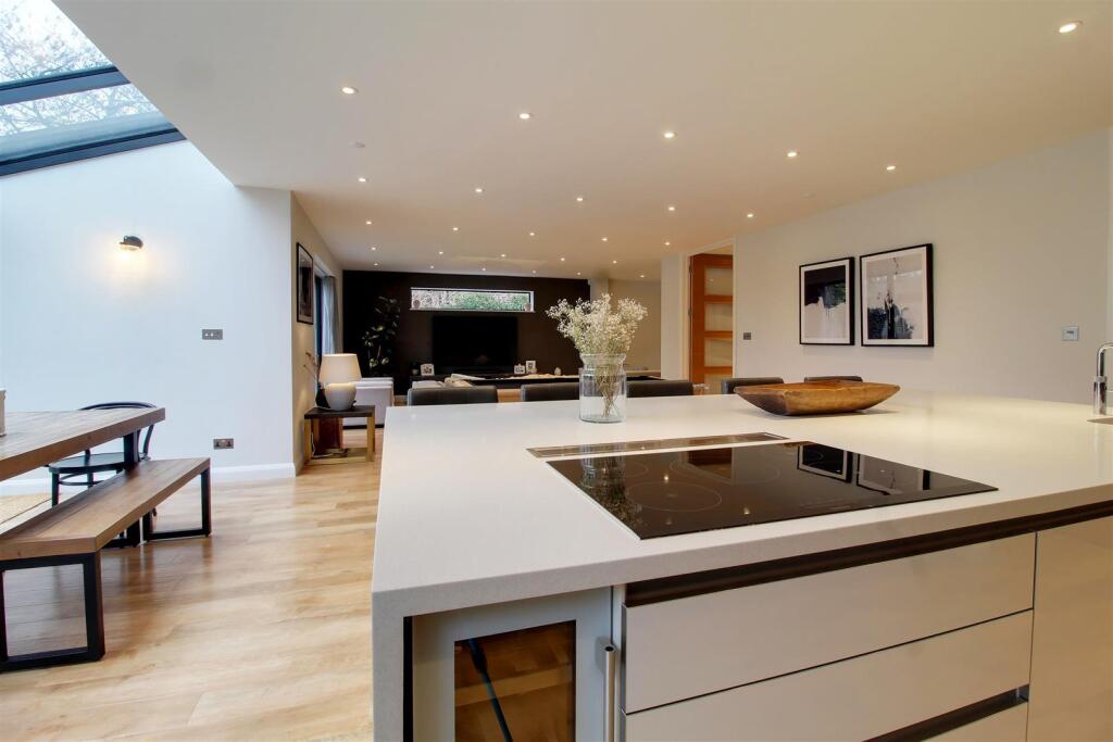 Additional image 21 of Mymms Drive, Brookmans Park