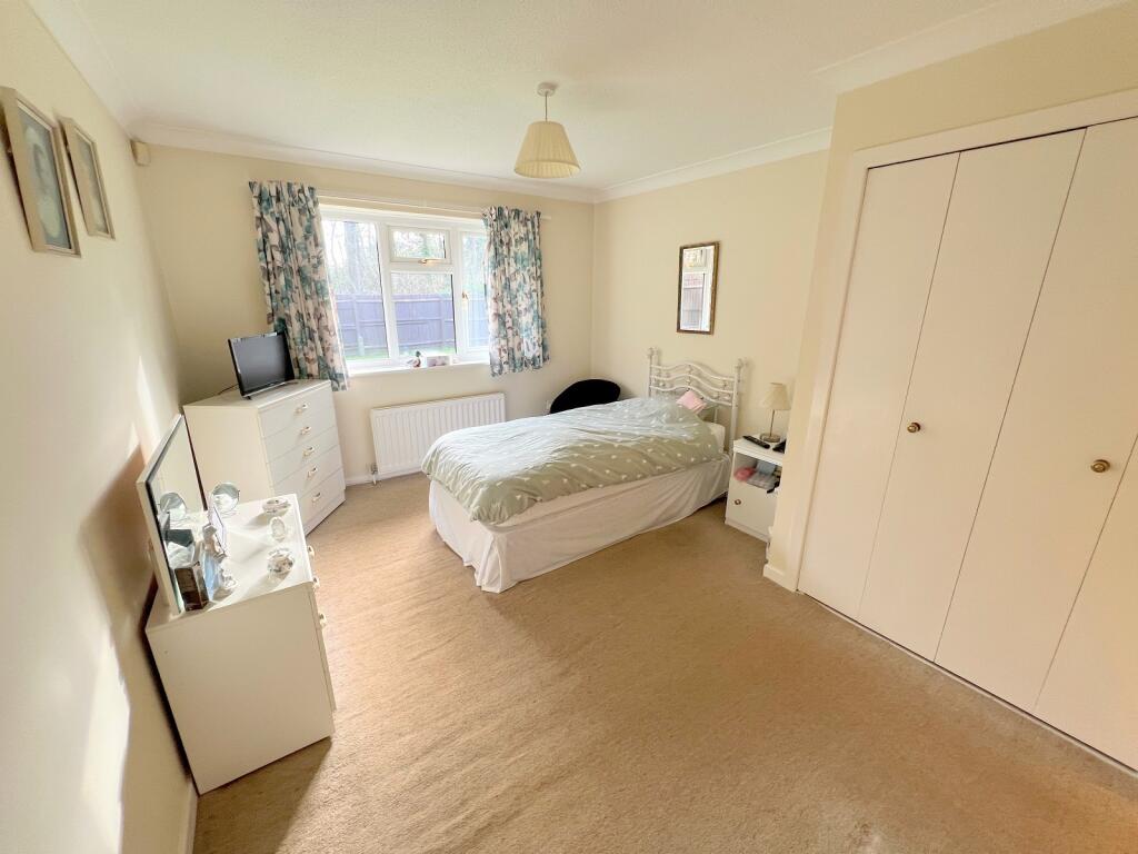 Additional image 5 of Mendip Close, New Milton, Hampshire. BH25 6TY