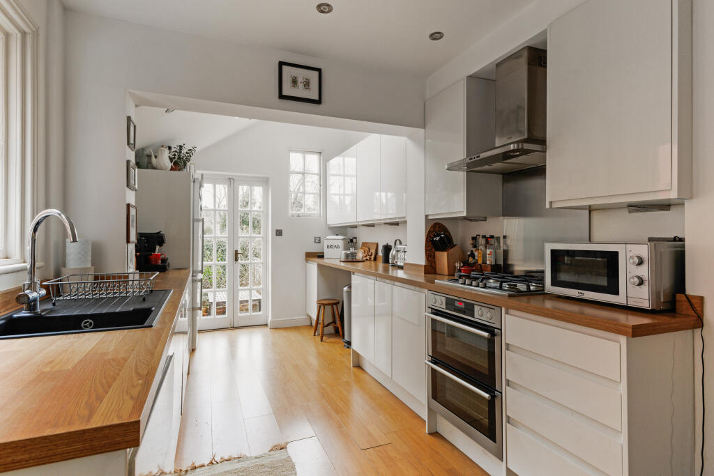 Additional image 10 of Willoughby Road, Harpenden, AL5