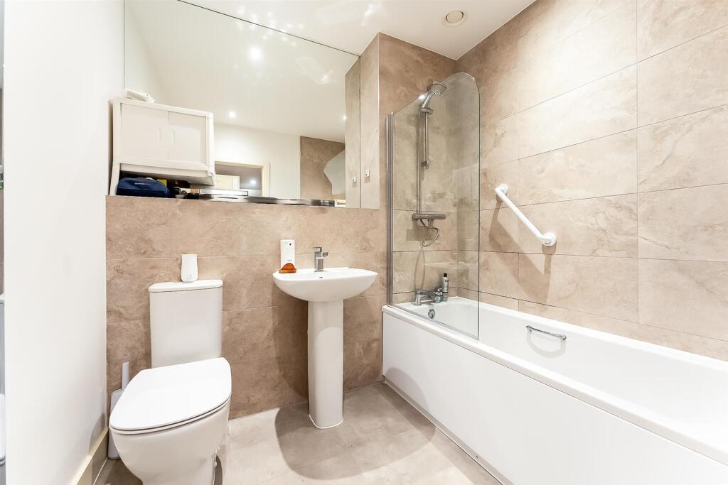 Additional image 10 of Promenade House, Beach Road - SEAFRONT LOCATION