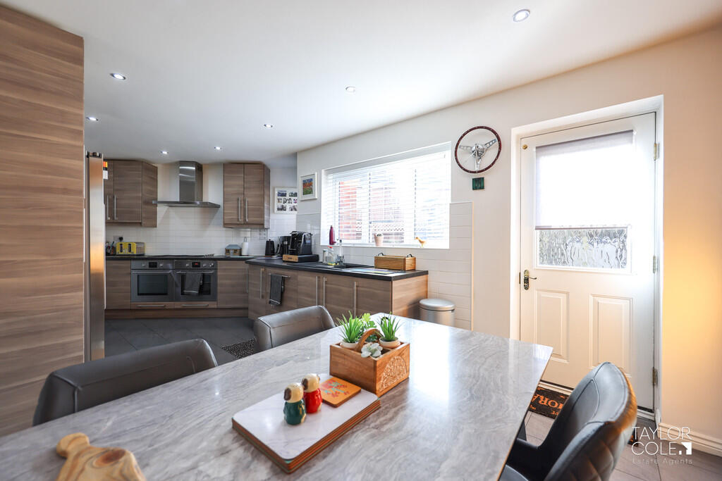 Additional image 14 of School Walk, Tamworth