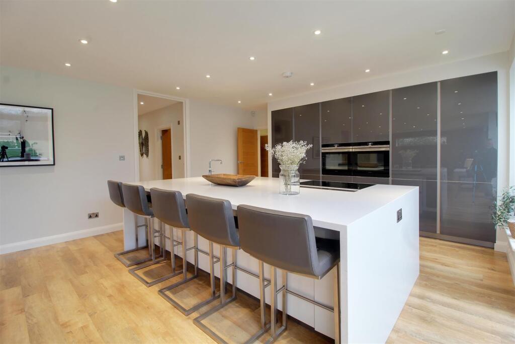 Additional image 24 of Mymms Drive, Brookmans Park