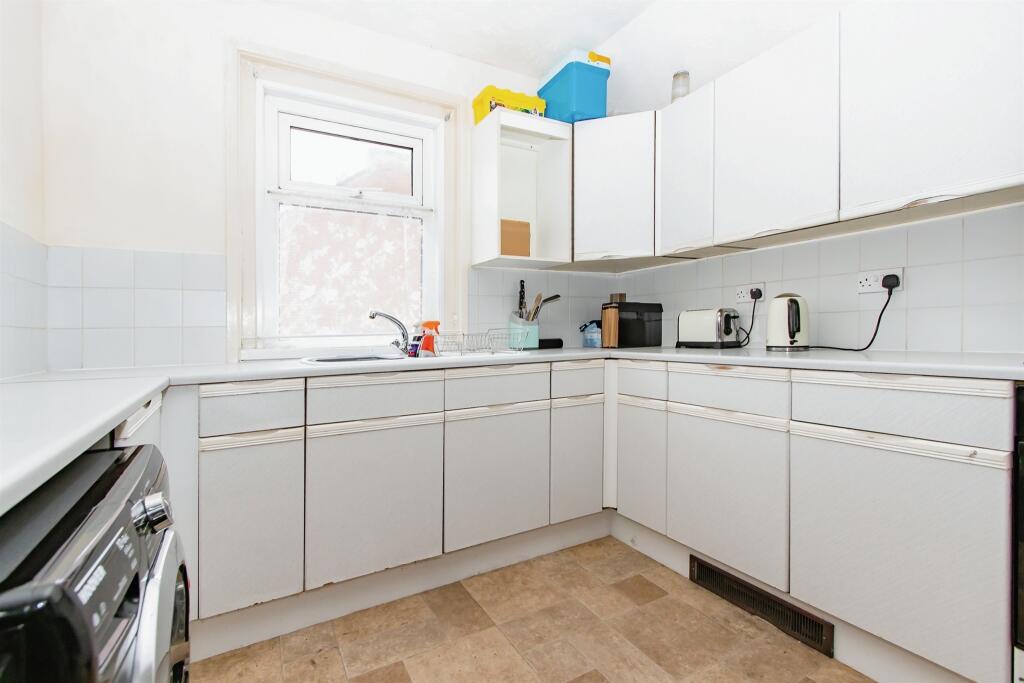 Additional image 7 of Colmer Road, Yeovil