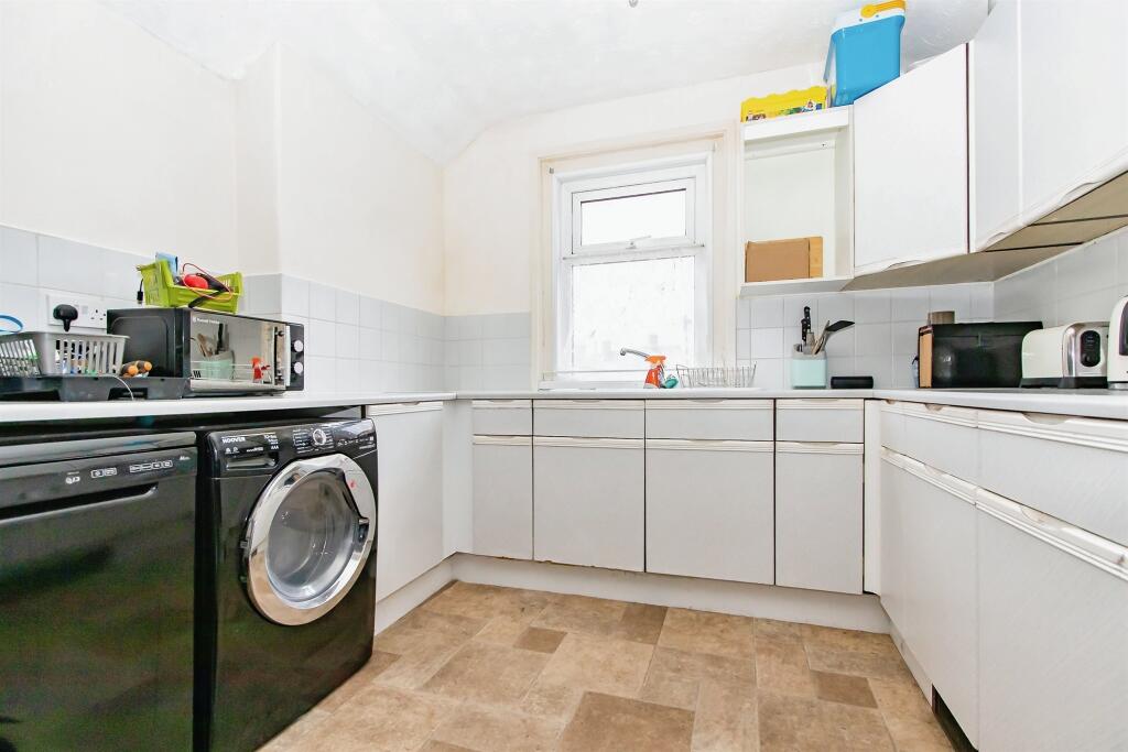 Additional image 11 of Colmer Road, Yeovil