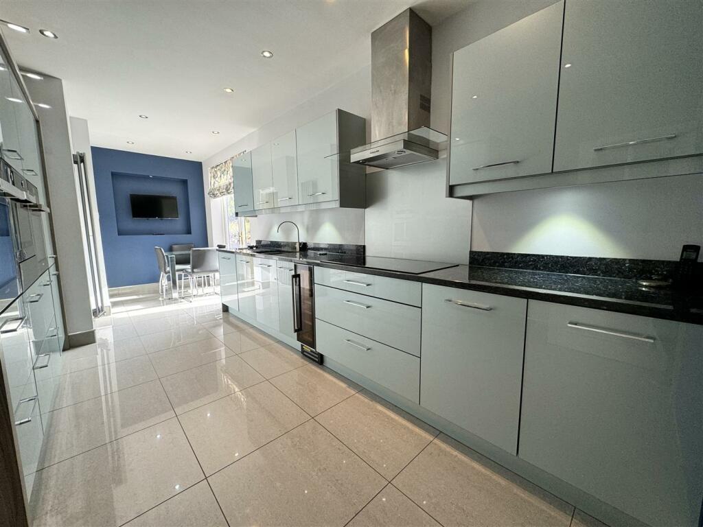 Additional image 4 of Sandwith