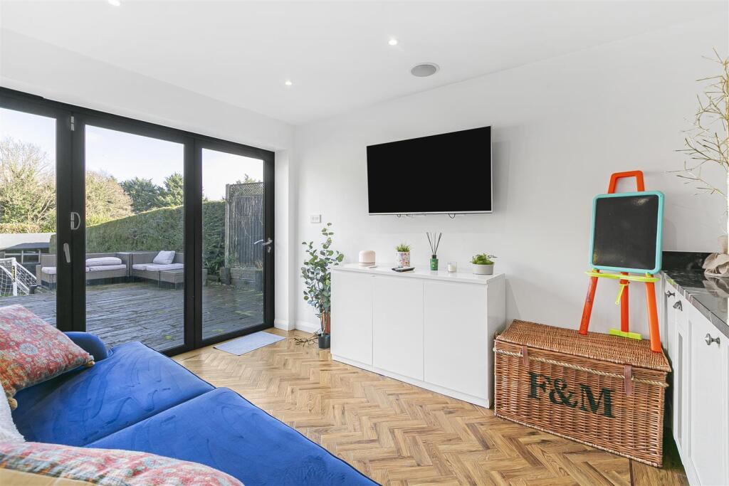 Additional image 8 of Glebe Cottages, Essendon