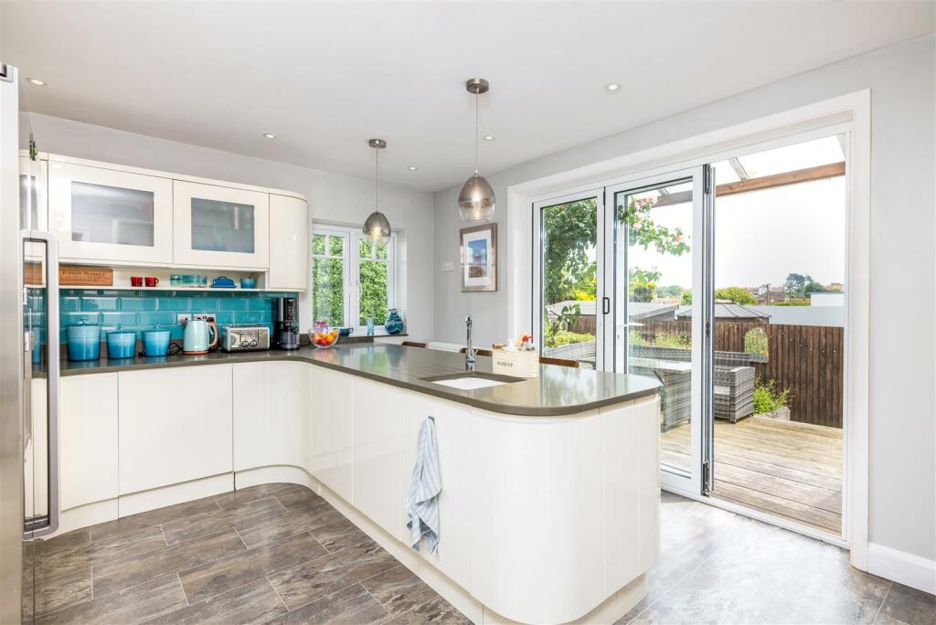 Additional image 33 of Broomfield Avenue, Telscombe Cliffs, Peacehaven