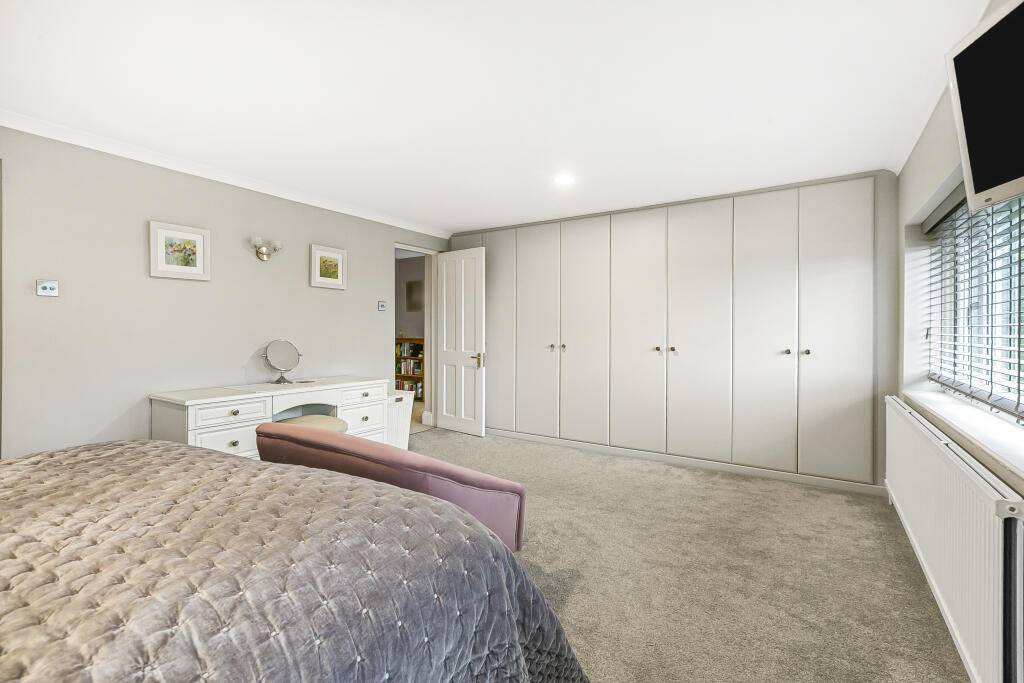 Additional image 13 of The Grove, Brookmans Park, AL9 7RN