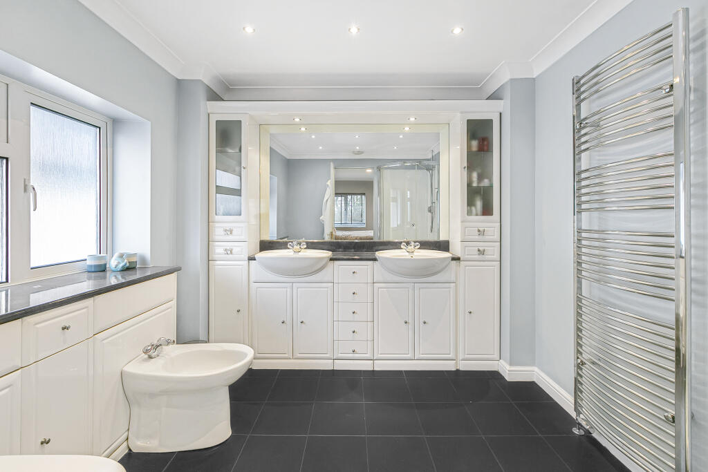 Additional image 14 of The Grove, Brookmans Park, AL9 7RN