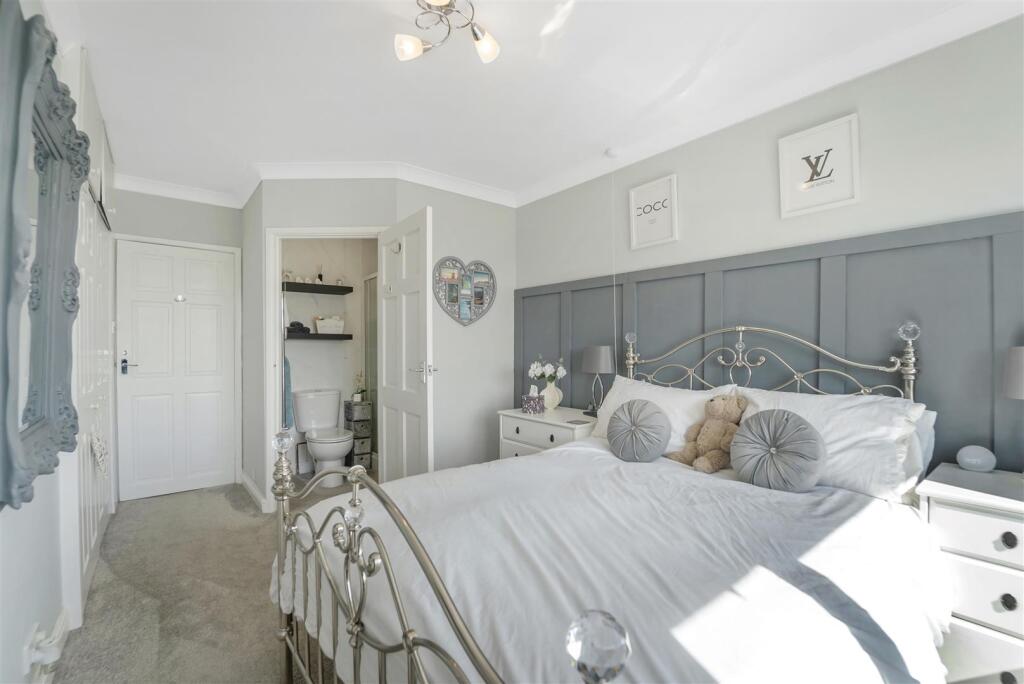 Additional image 10 of Spring Hill, Worle Hillside - DETACHED BUNGALOW WITH ANNEX