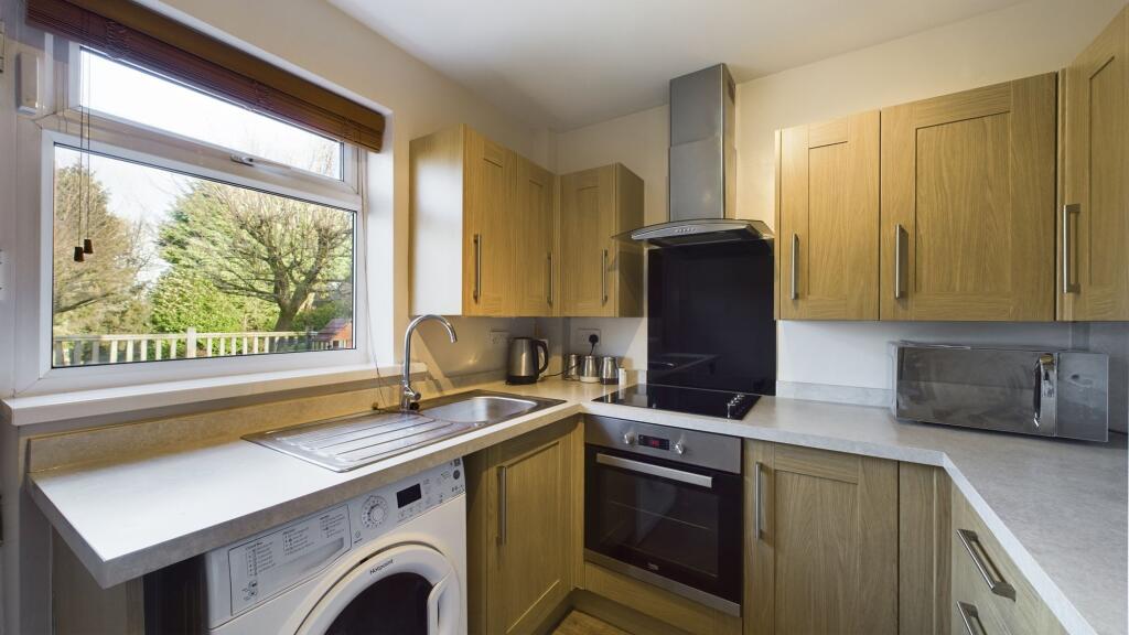 Additional image 5 of Moore Avenue, Bradford, BD7