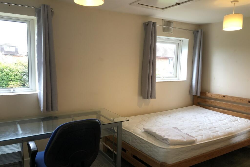 Additional image 11 of 6 bedroom Detached House in Bournemouth