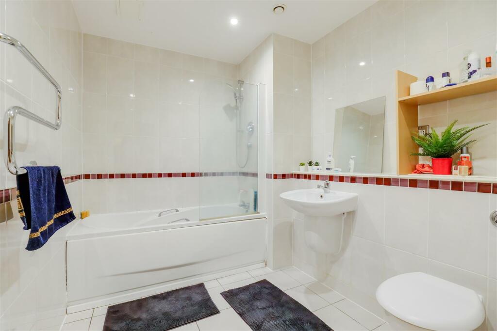 Additional image 9 of Genoa House, Penstone Court, Century Wharf