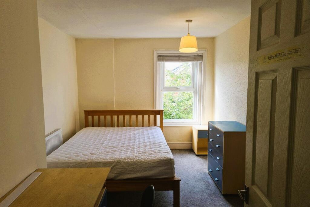 Additional image 5 of 6 bedroom House in Winton