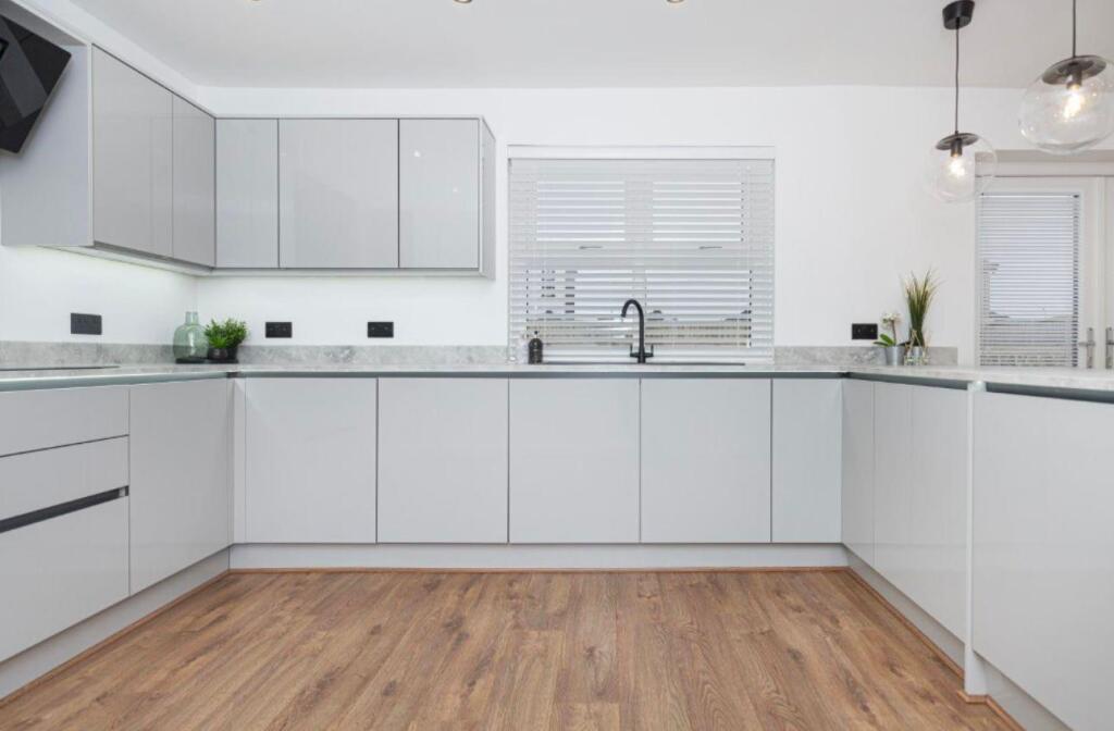 Additional image 9 of Undercliffe Road, Bradford, BD2 3BJ