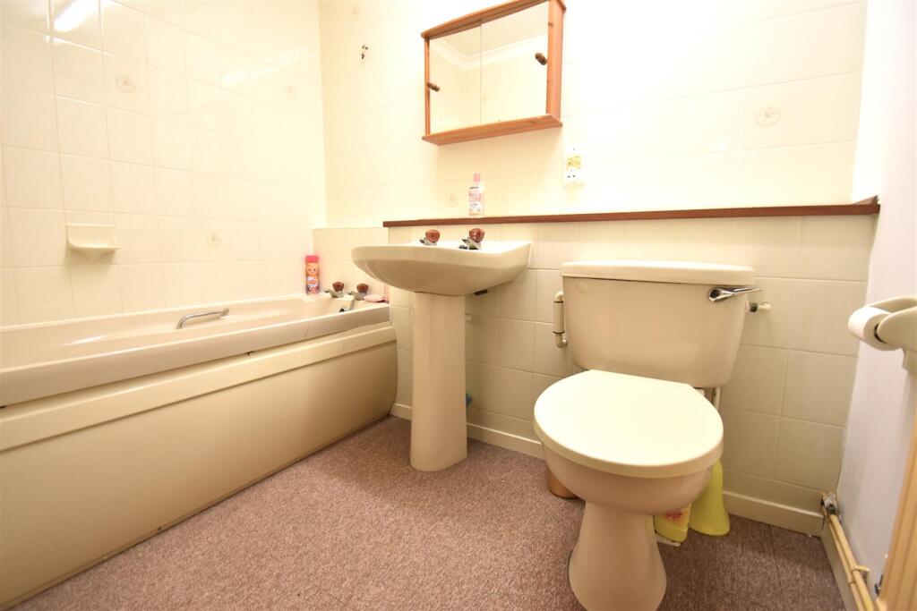 Additional image 11 of Spacious Balcony Apartment With Stunning Views & No Onward Chain